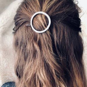 Brandy Melville Gold Metal Pearl Circle Hair Clip